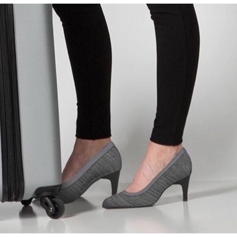 Betabrand‎ Late To The Gate Grey Comfort Heels Women Size 7.5M